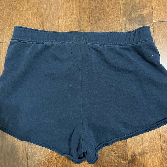 hollister shorts - Picture 2 of 3